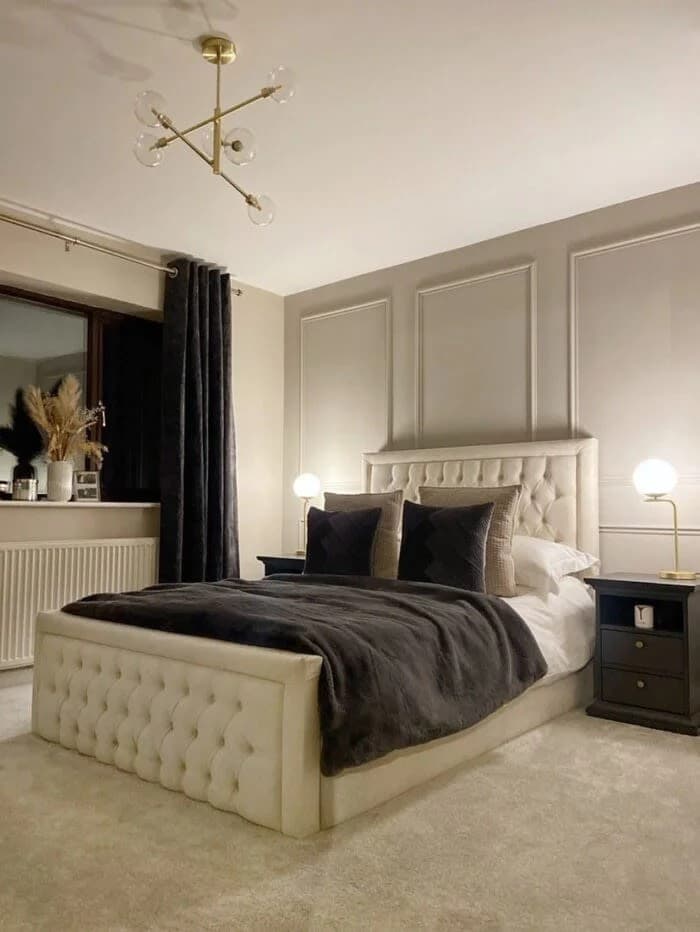 Luxury Ambassador Chesterfield Upholstered Bed | Frame & Gas Lift Ottoman