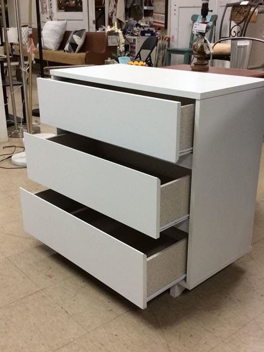 Modern White Handleless 3 Drawer Chest of Drawers