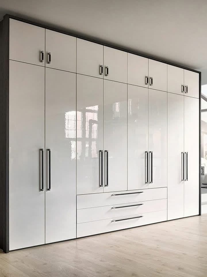 Modern High Gloss 8-Door 3-Drawer Extra Large Wardrobe - White & Dark Grey Frame