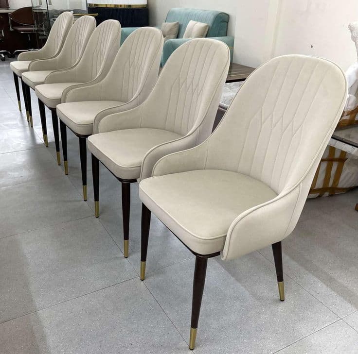 Cream Velvet Tufted Armchair Dining Chairs with Wood-Finish and Gold-Tip Legs (Set of 6)