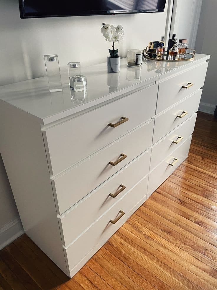 Modern White High Gloss 8 Drawer Wide Double Chest of Drawers with Gold Handles