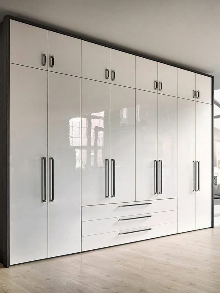 Modern High Gloss 8-Door 3-Drawer Extra Large Wardrobe - White & Dark Grey Frame